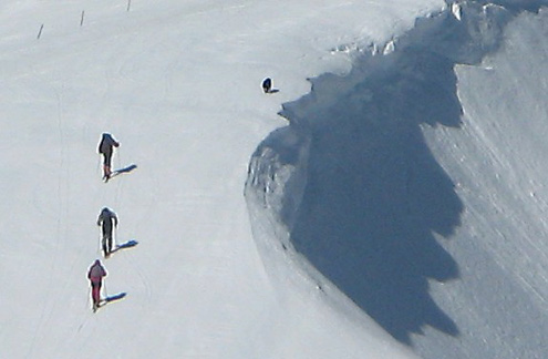 mina-cornice