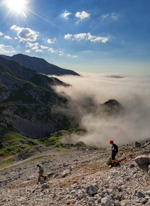 Above the valley cloud on the edge of the eastern massif
