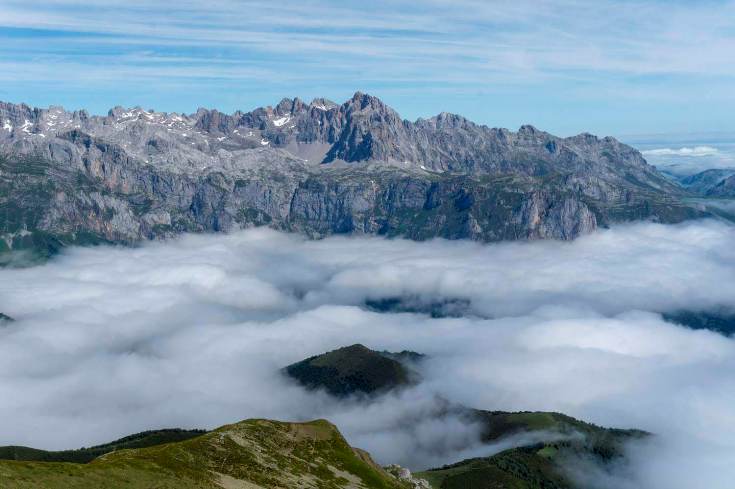The central massif from Pico Jano
